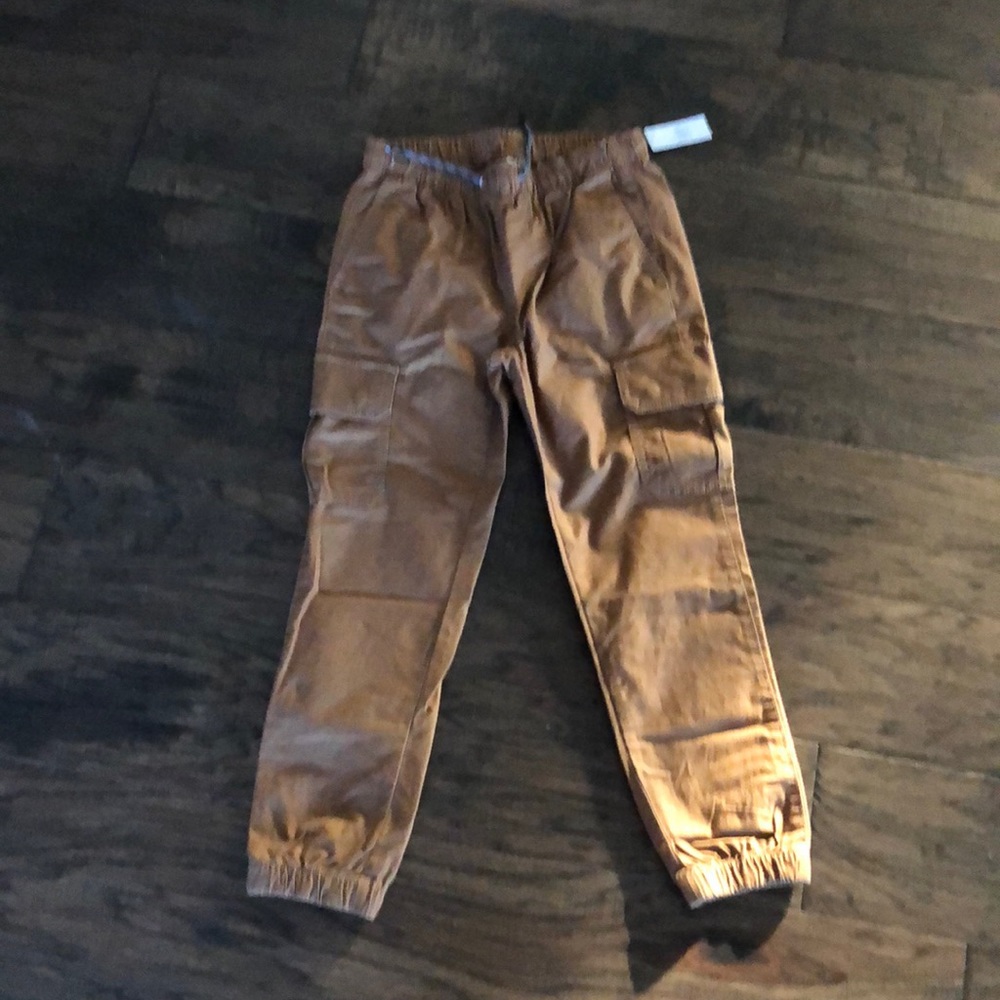 Gap L Kaki Pants. New w/Tags